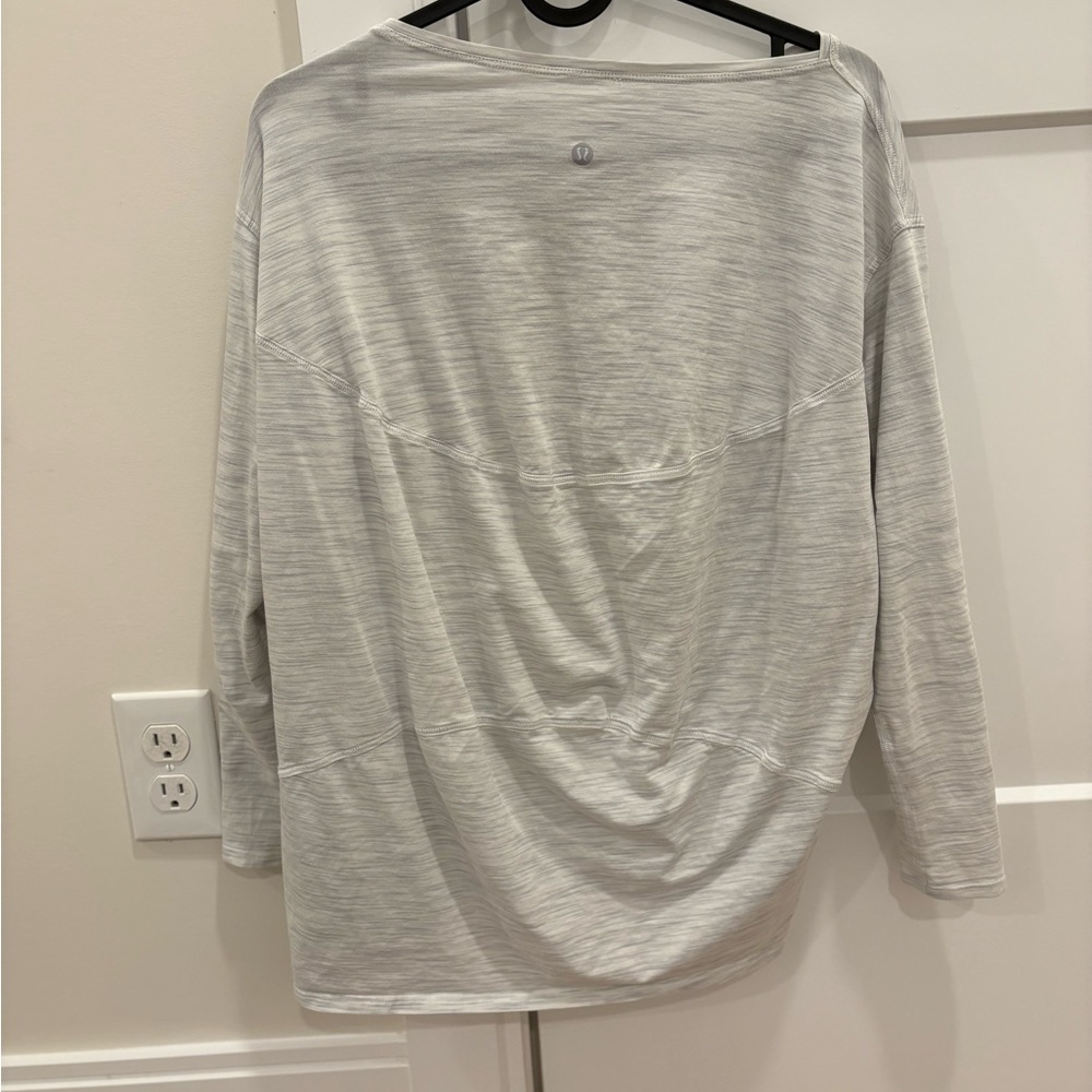 Lululemon Back in Action Long Sleeve - Picture 3 of 7